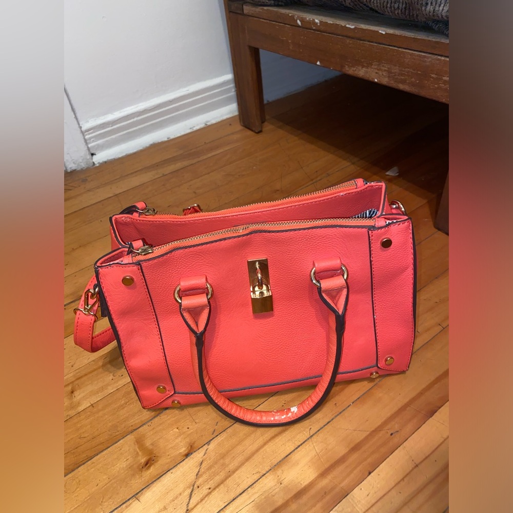 Bag - Picture 2 of 5